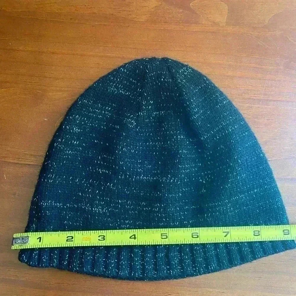 🖤Jaclyn Smith Black w/ Silver Sparkles Beanie🤍 - Picture 7 of 7
